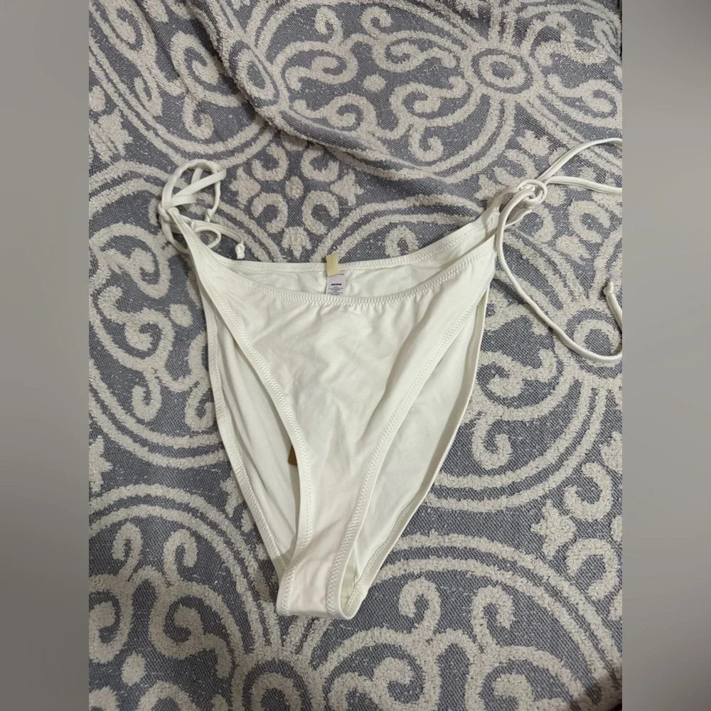 SKIMS Size 2x Tie Bikini Bottom Marble White Swim bottoms New